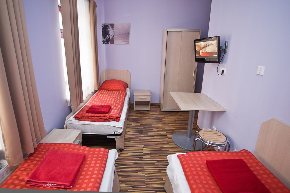 Great Polonia Dwarf Wroclaw Bed & Breakfast Ngoại thất bức ảnh