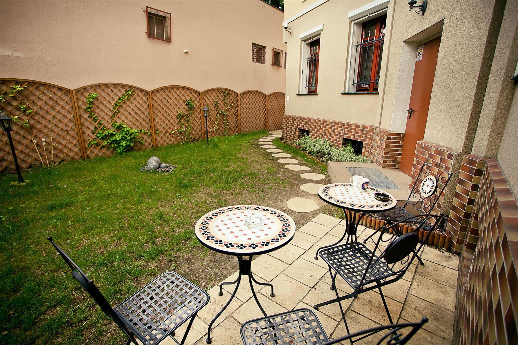 Great Polonia Dwarf Wroclaw Bed & Breakfast Ngoại thất bức ảnh
